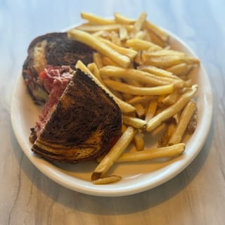 Pastrami Reuben